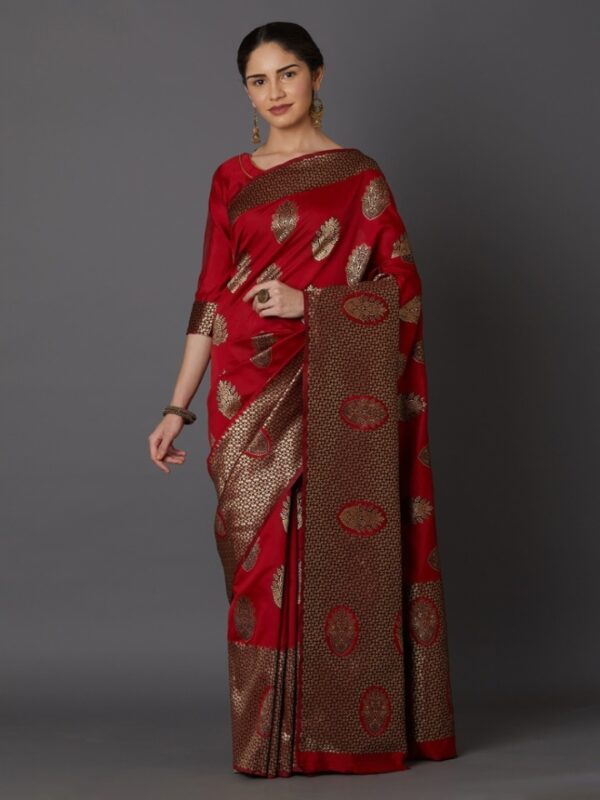 Printed Silk Saree With Blouse Piece
