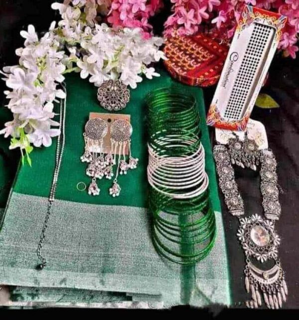 Full package e thakche Monika silk saree