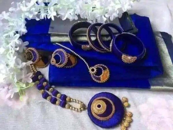 Full package e thakche Monika silk saree
