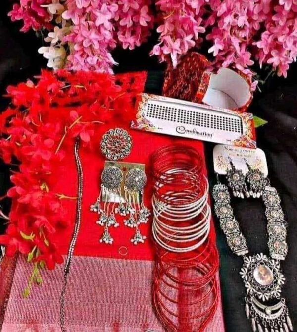 Full package e thakche Monika silk saree
