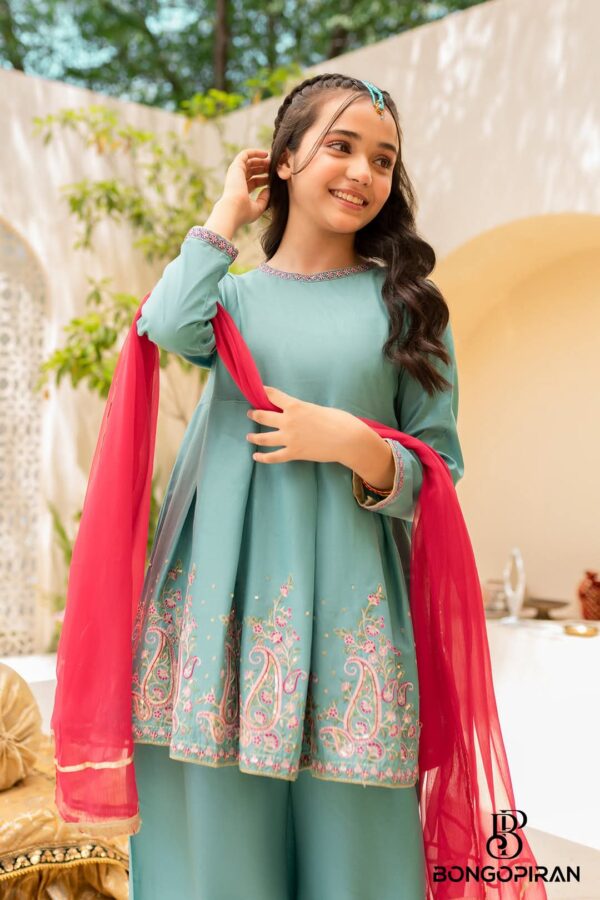 Diamond Georgette Three Piece - Image 2