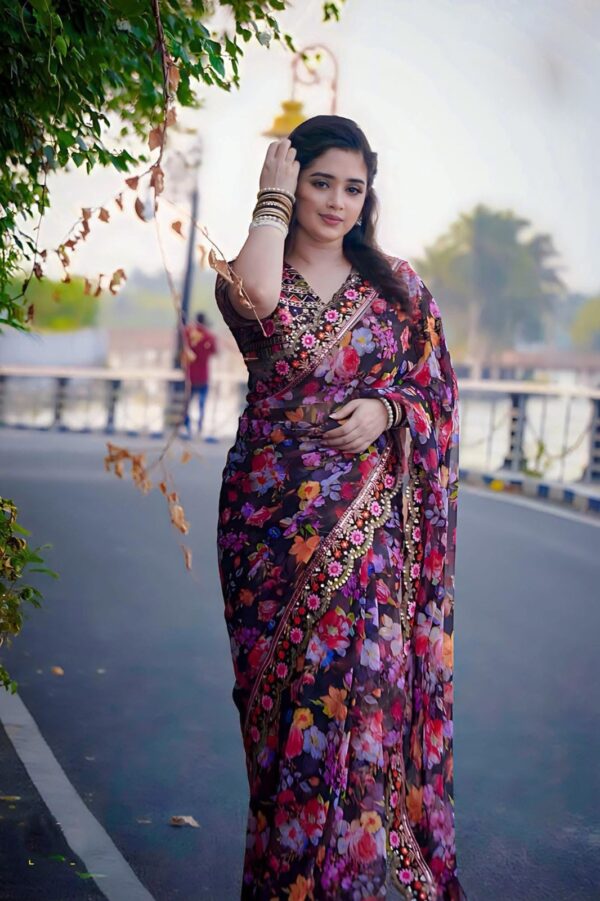 Digital Print Saree with Blouse Piece - Image 6