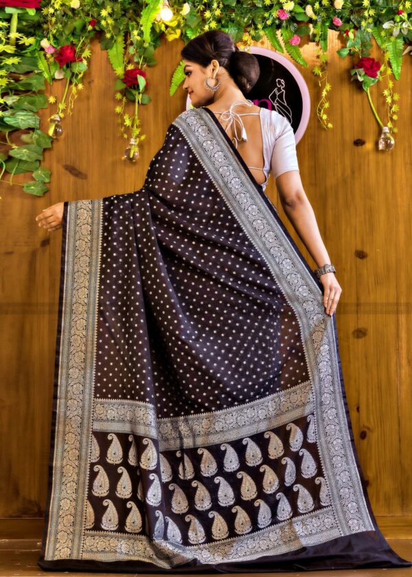 Shop Stylish Dhupian Saree with Blouse Piece at Allshopbd.Com - Image 2