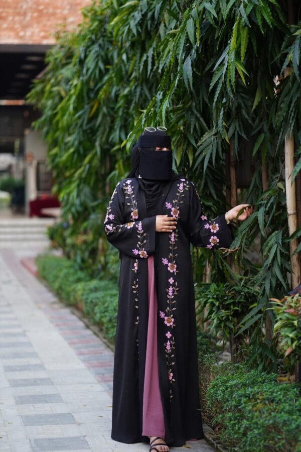 Muslima Dubai Embroidered Burqa Set – Full 5-Piece Premium Collection - Image 3