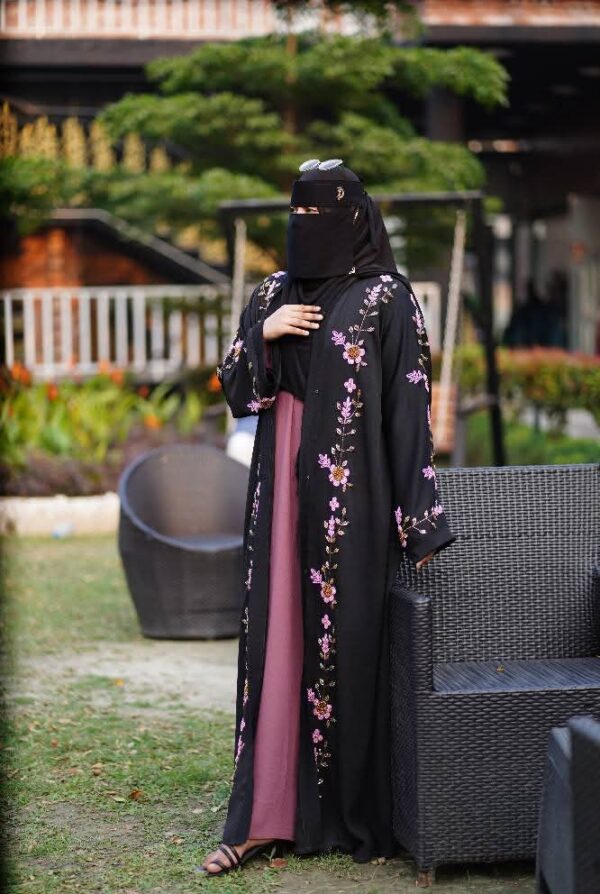 Muslima Dubai Embroidered Burqa Set – Full 5-Piece Premium Collection - Image 4