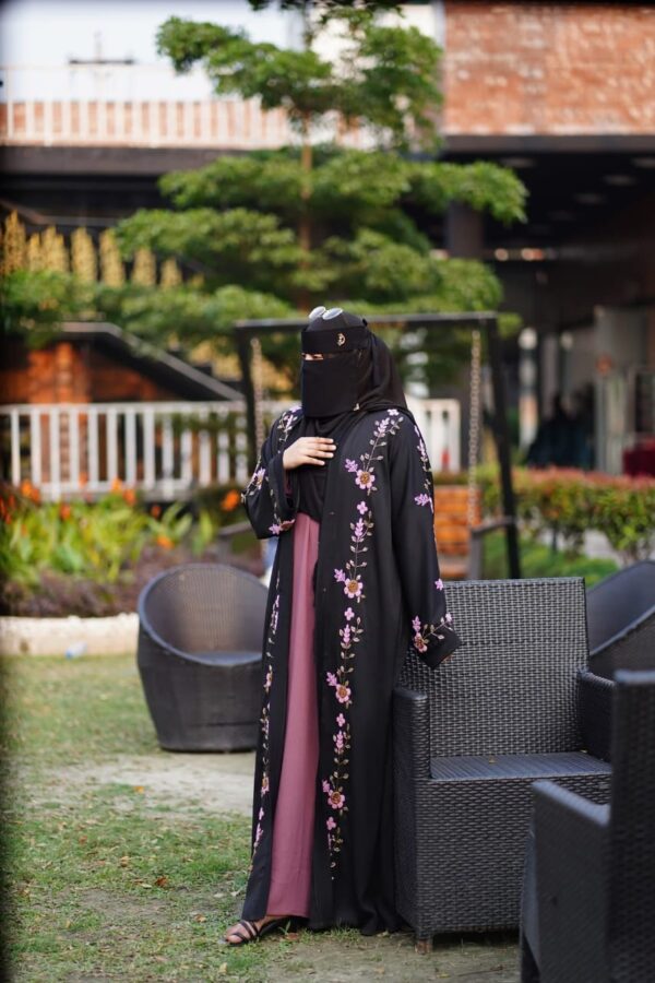 Muslima Dubai Embroidered Burqa Set – Full 5-Piece Premium Collection - Image 7